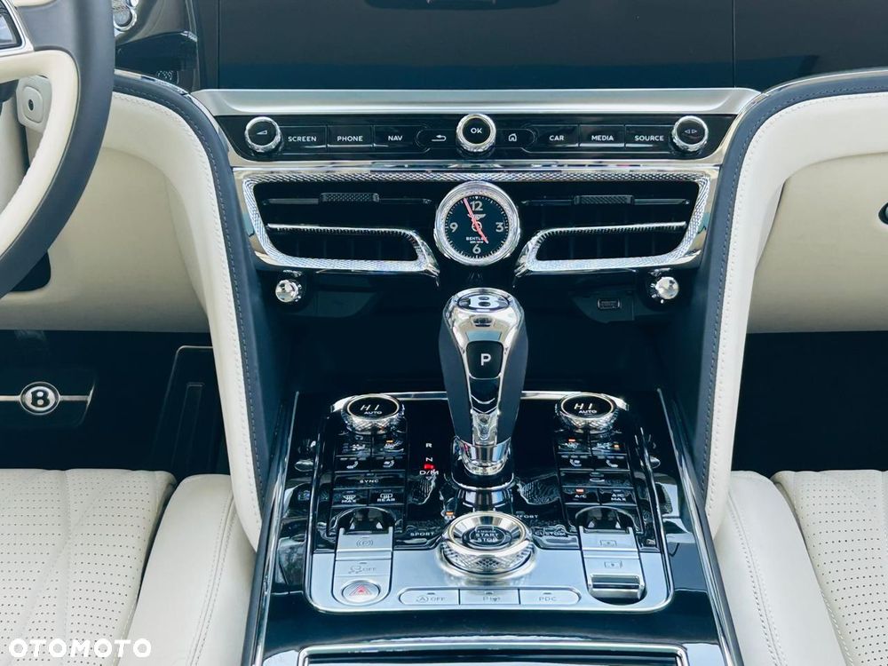 Bentley Flying Spur - 12