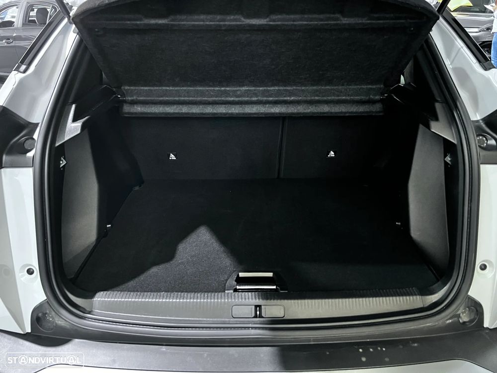 Peugeot 2008 1.2 PureTech Allure Pack - 4
