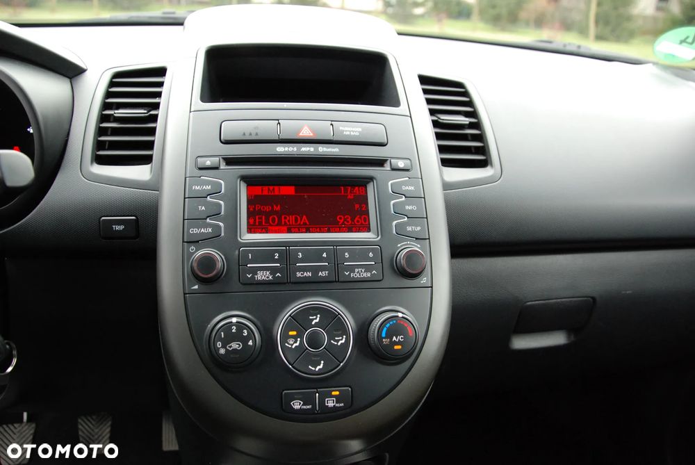 Kia Soul 1.6 CRDI Dream Team Edition - 28