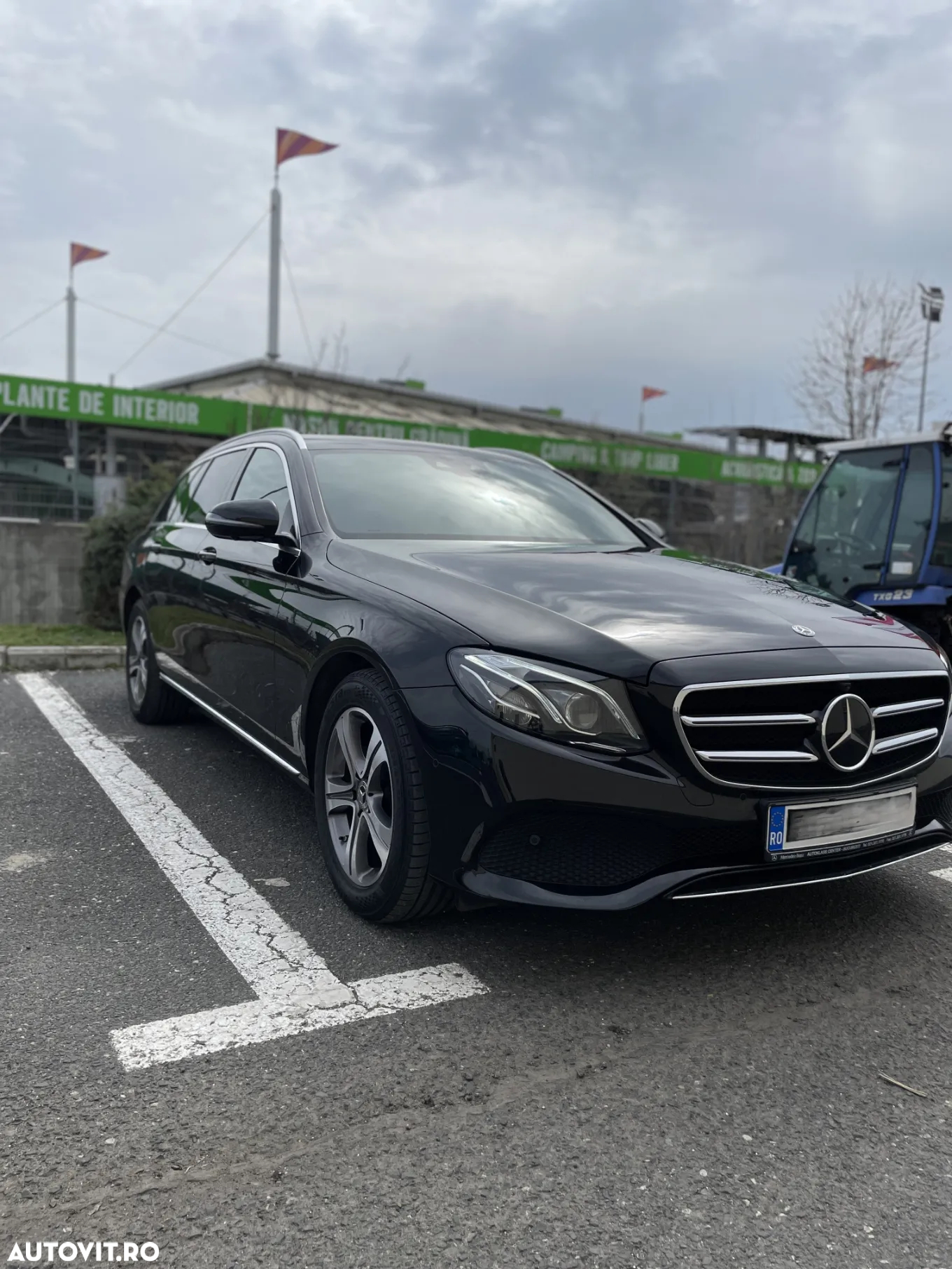 Mercedes-Benz E 200 4Matic T 9G-TRONIC Avantgarde - 3