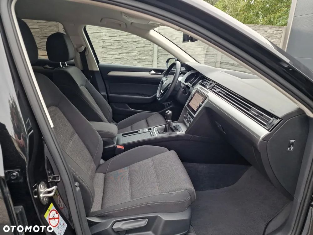Volkswagen Passat 2.0 TDI BMT Comfortline - 23