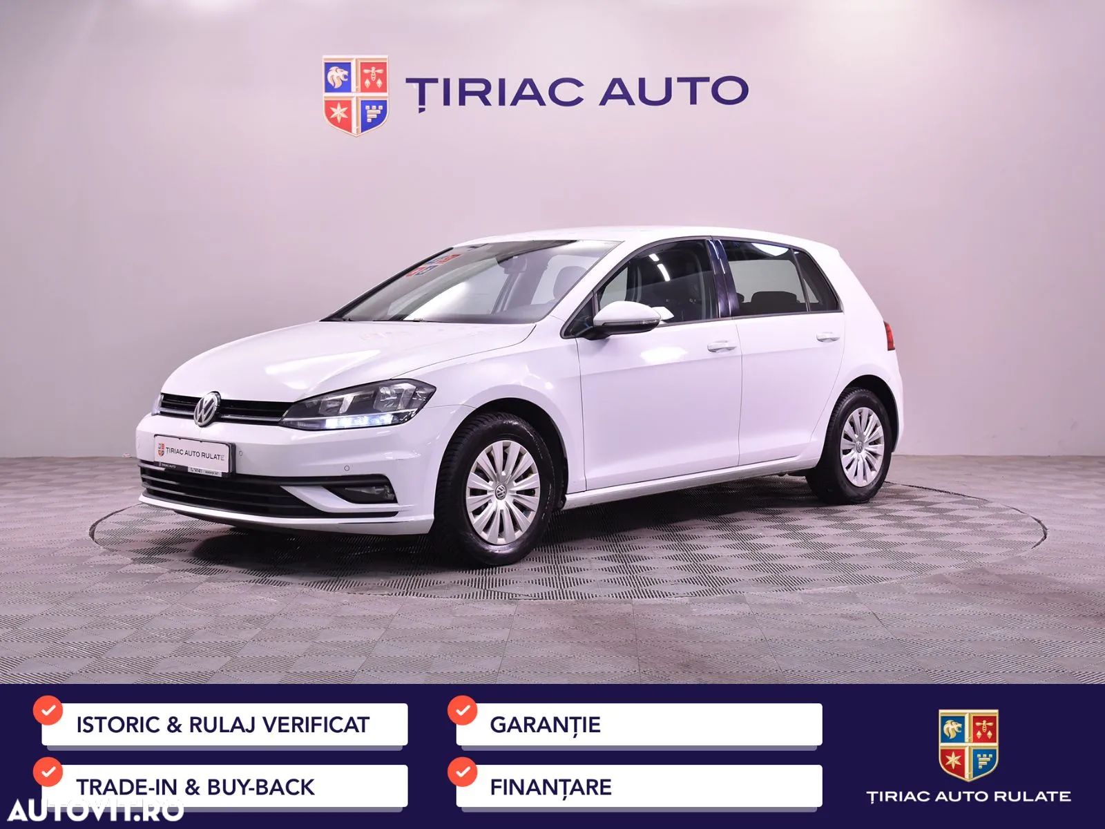 Volkswagen Golf - 1