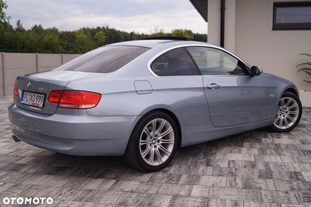 BMW Seria 3 325i - 39