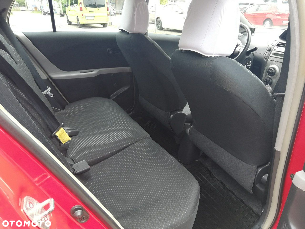 Toyota Yaris - 10