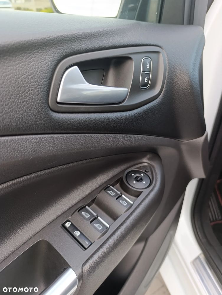 Ford Kuga 2.0 TDCi AWD ST-Line - 14
