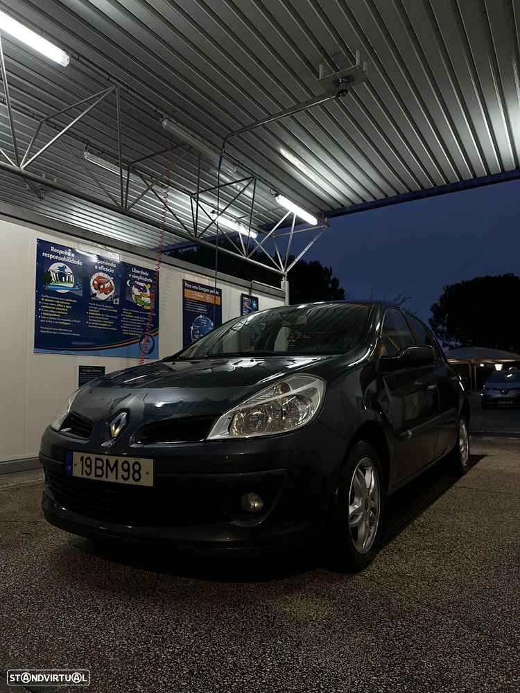 Renault Clio 1.2 16V Confort - 3