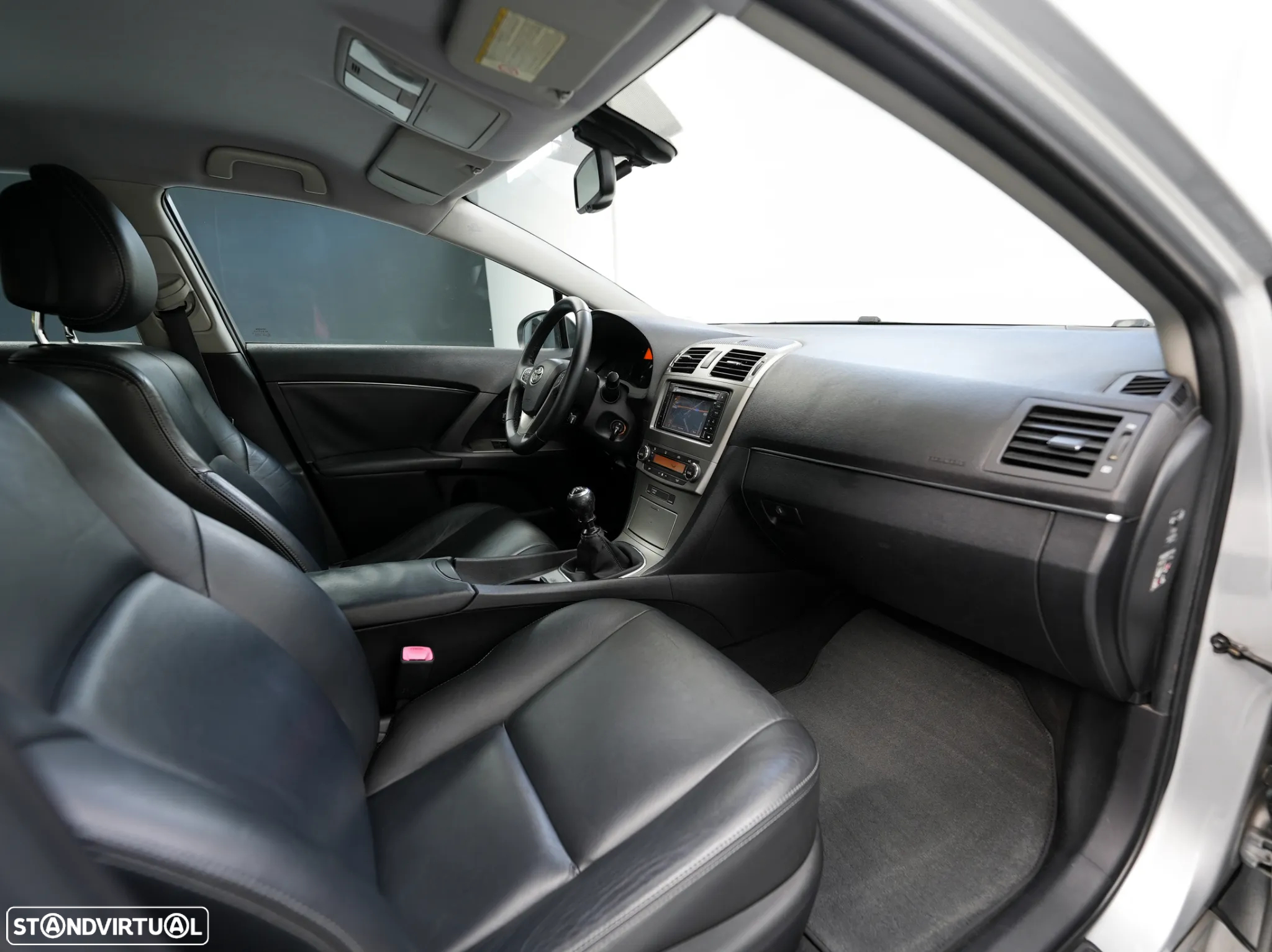 Toyota Avensis SD 2.0 D-4D Exclusive - 12
