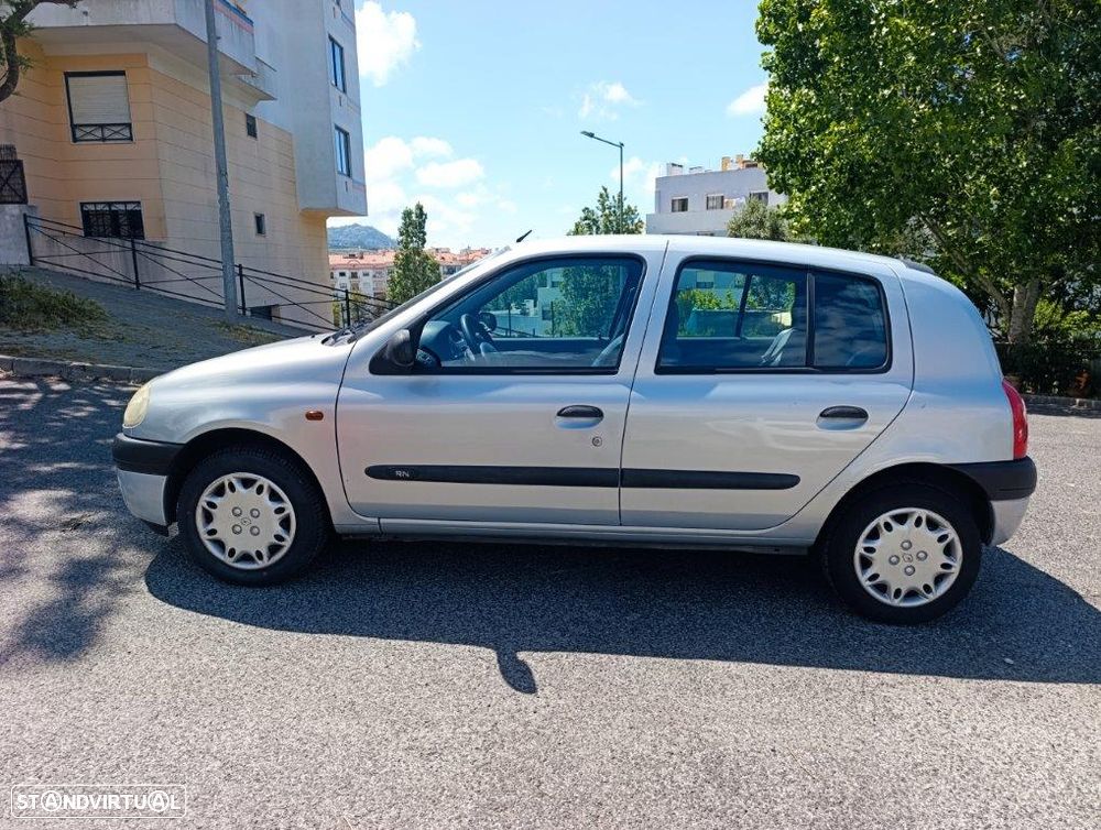 Renault Clio 1.2 RN - 6