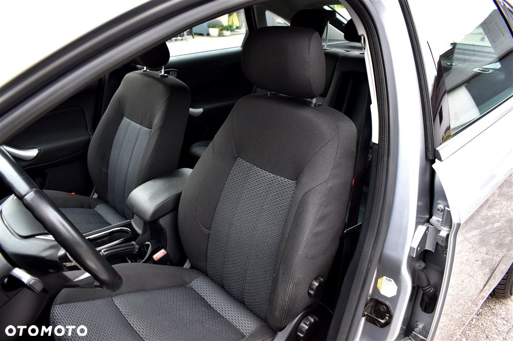Ford Mondeo 2.0 Ghia X100 / X - 20