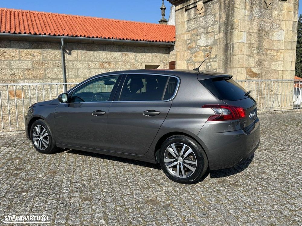 Peugeot 308 1.2 PureTech Allure EAT8 - 31