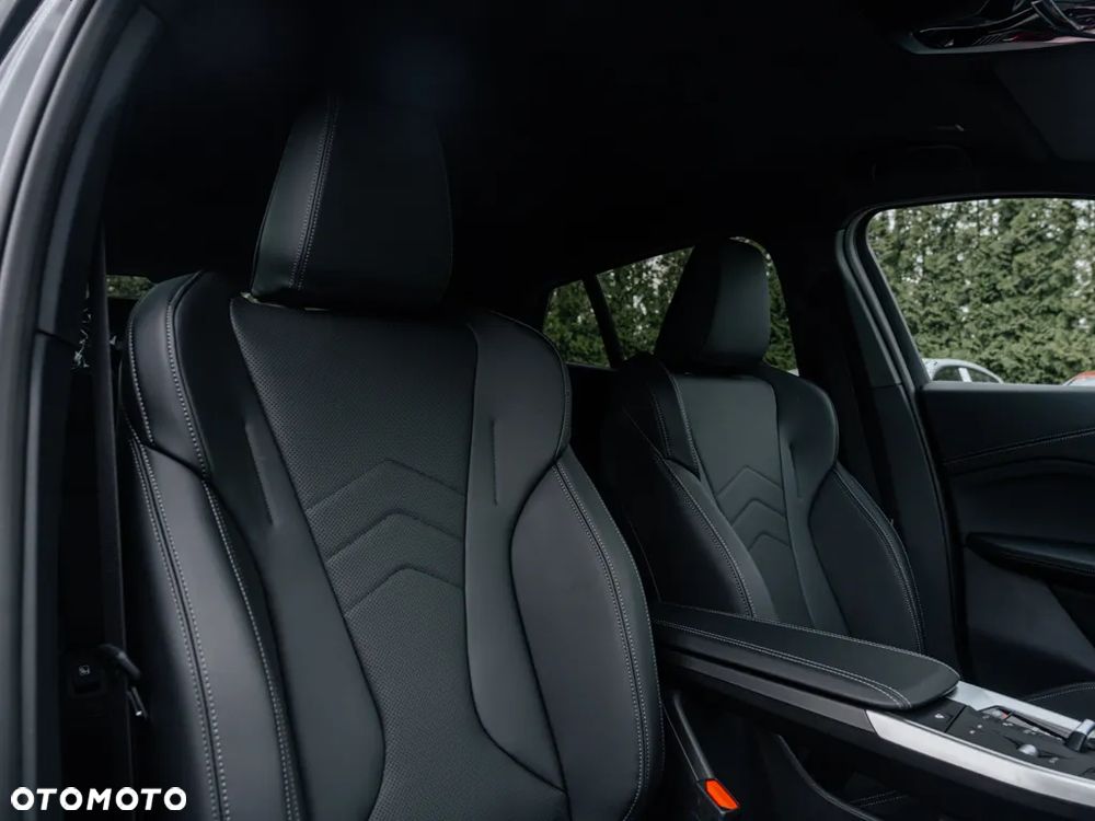 BMW iX2 eDrive20 - 12