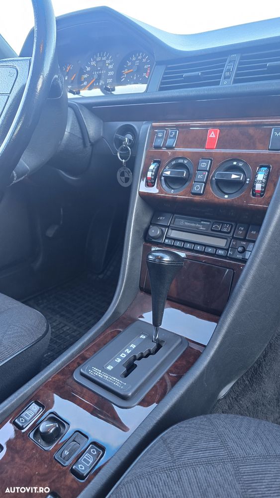 Mercedes-Benz W124 - 34