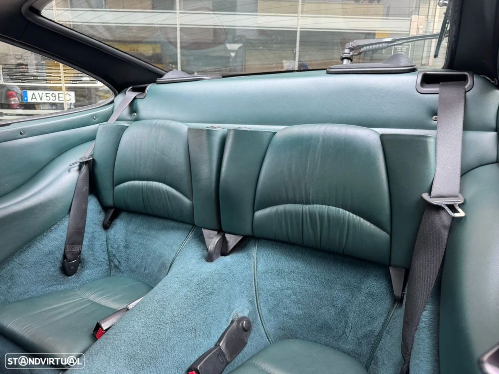 Porsche 911 (993) Coupé 3.6 Carrera 4 - 4