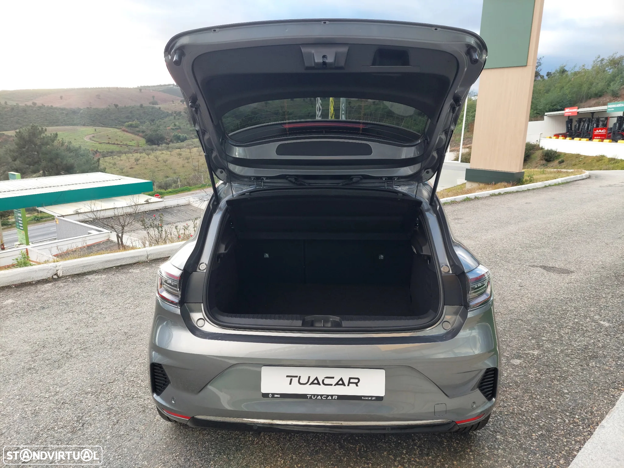 Renault Clio 1.0 TCe Techno Bi-Fuel - 8