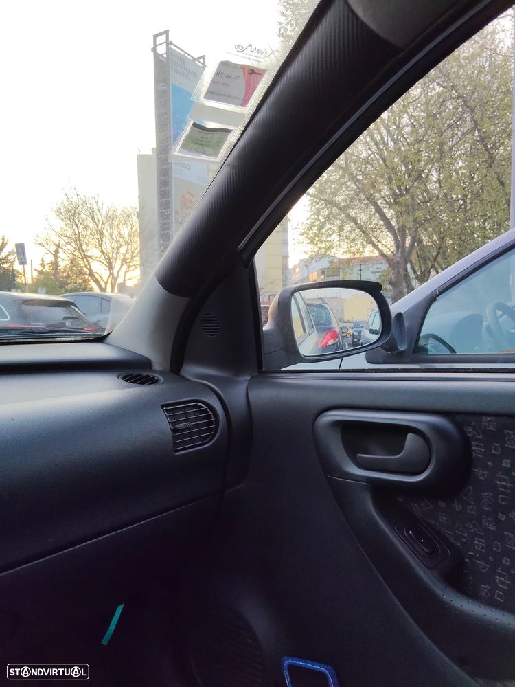 Opel Corsa 1.2 16V Elegance - 2