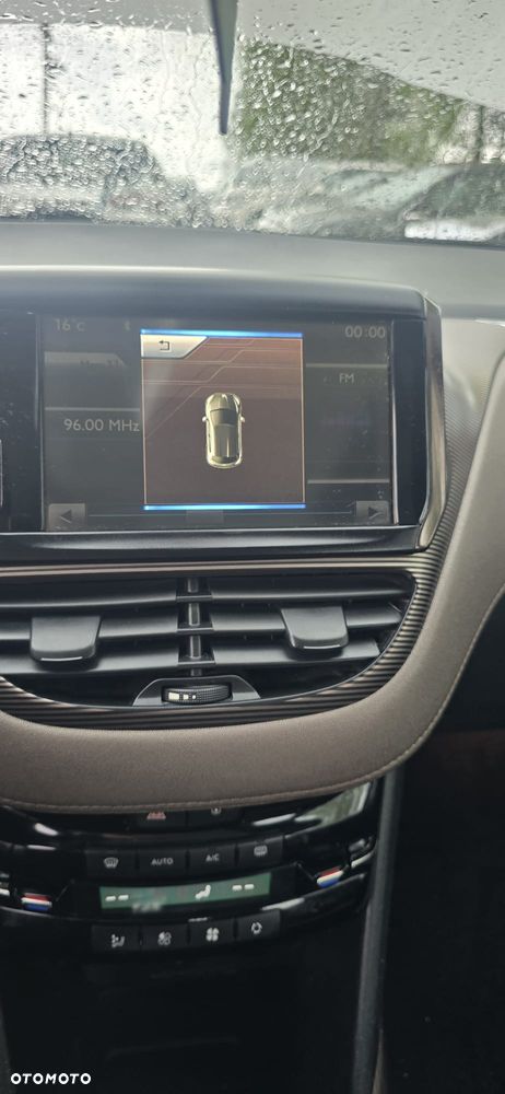 Peugeot 2008 e-HDi FAP 115 STOP & START Allure - 32