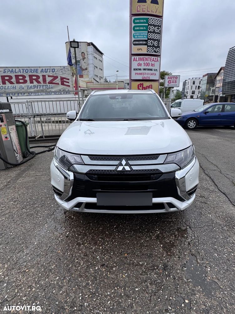 Mitsubishi Outlander PHEV 2.4 L 4X4 Instyle - 5