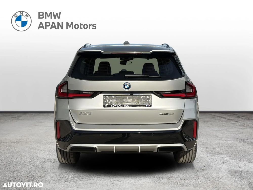 BMW iX1 eDrive20 M Sportpaket - 5