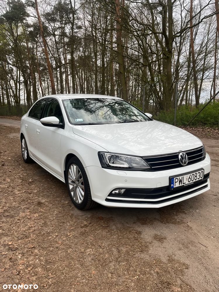 Volkswagen Jetta - 4