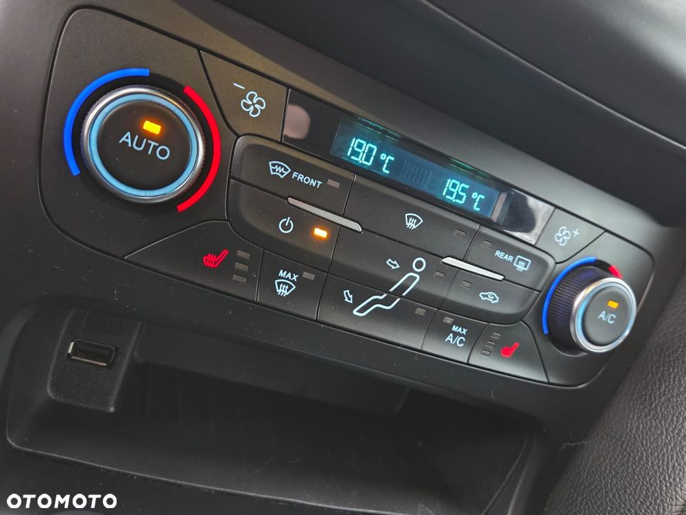 Ford Focus 1.0 EcoBoost Titanium - 14