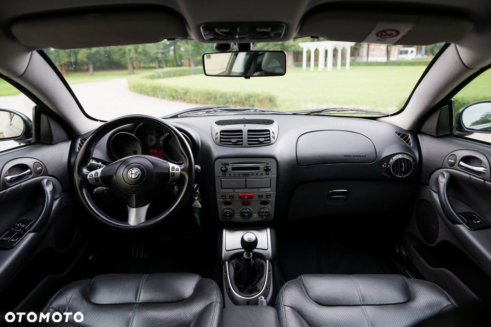 Alfa Romeo GT - 12