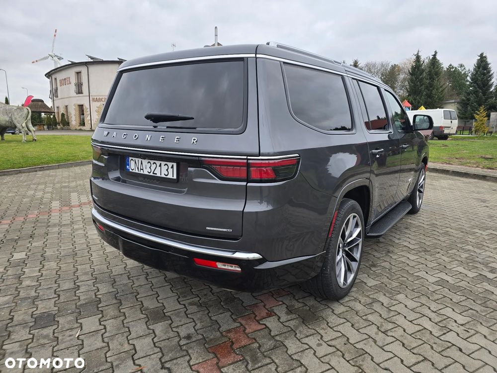Jeep Wagoneer - 11