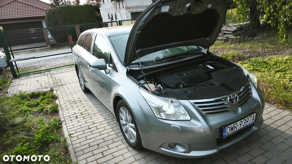 Toyota Avensis - 16