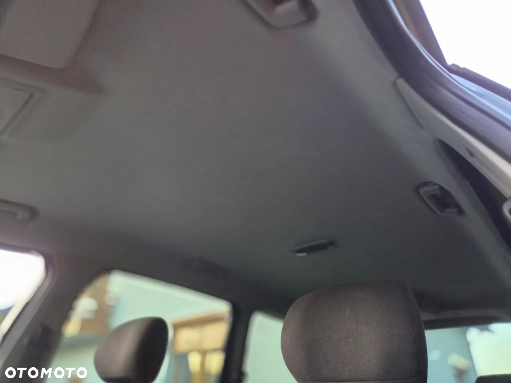 Ford Galaxy 1.8 TDCi Ambiente - 20