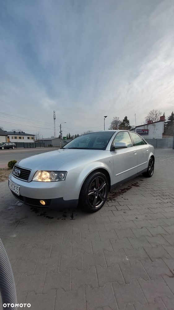 Audi A4 Limousine - 5