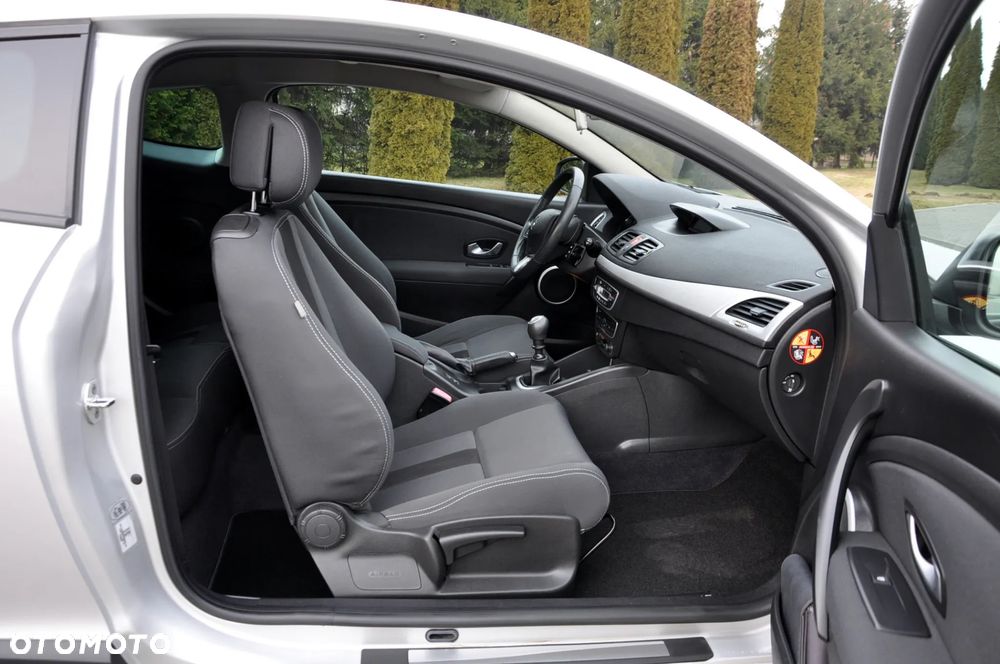 Renault Megane TCe 180 Coupe Dynamique - 27
