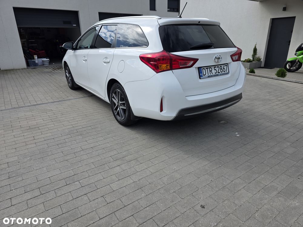 Toyota Auris - 4