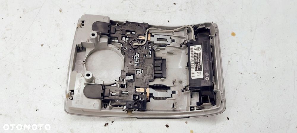 LAMPKA PODSUFITKI AUDI A3 8P S LINE 8P0947135D 6PS - 4