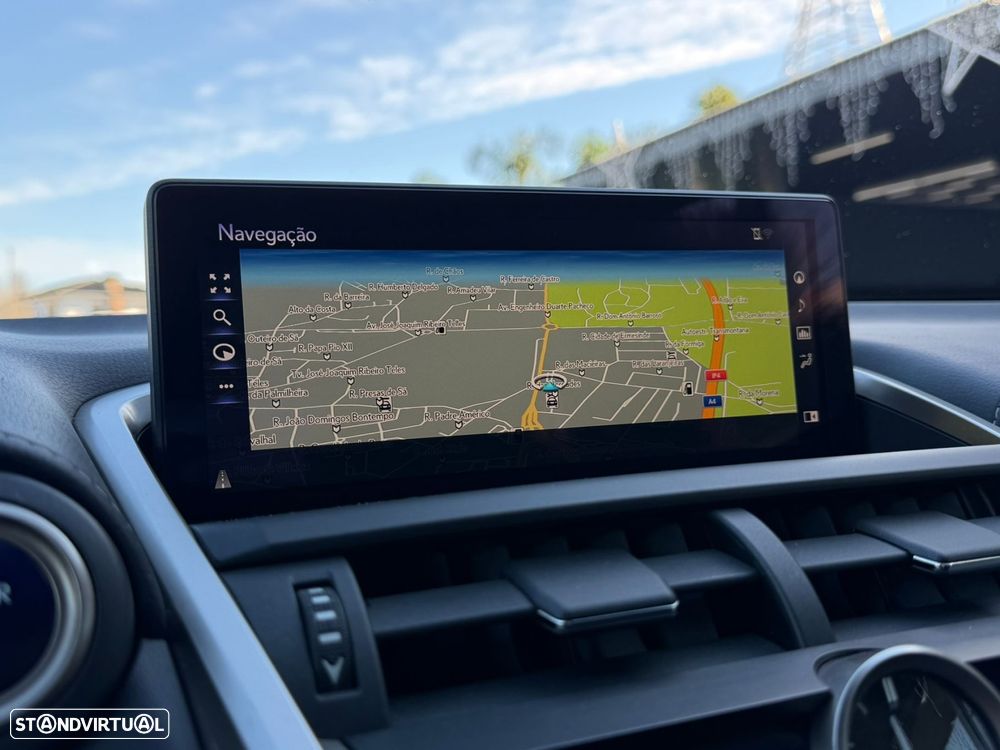 Lexus NX 300h Executive+ - 39