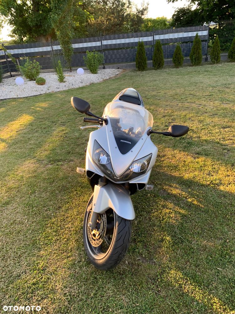 Honda CBR - 9
