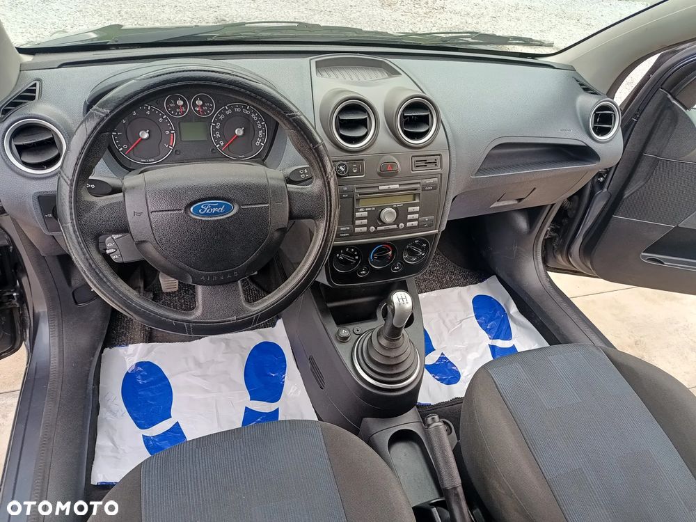Ford Fiesta - 22