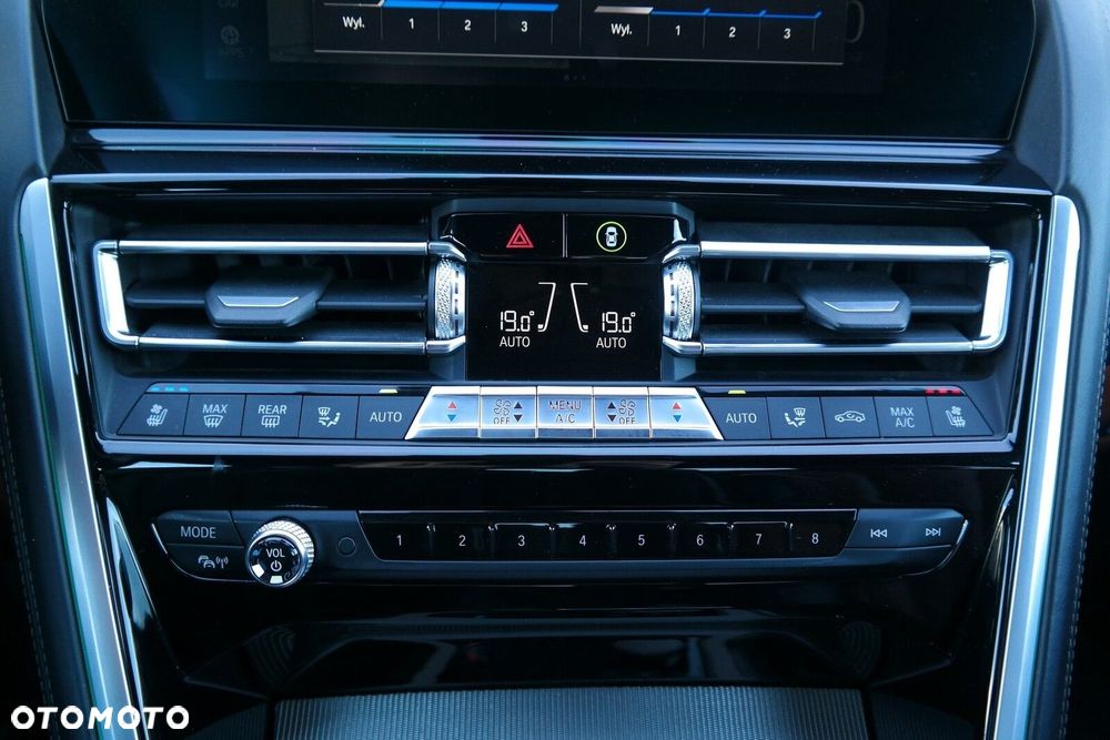 BMW Seria 8 - 27