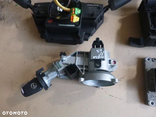 ZESTAW STARTOWY STACYJKA KOMPUTER IMMOBILIZER LICZNIK OPEL CORSA D 1.2 16V - 12