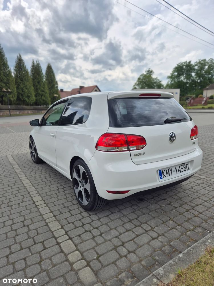 Volkswagen Golf - 4
