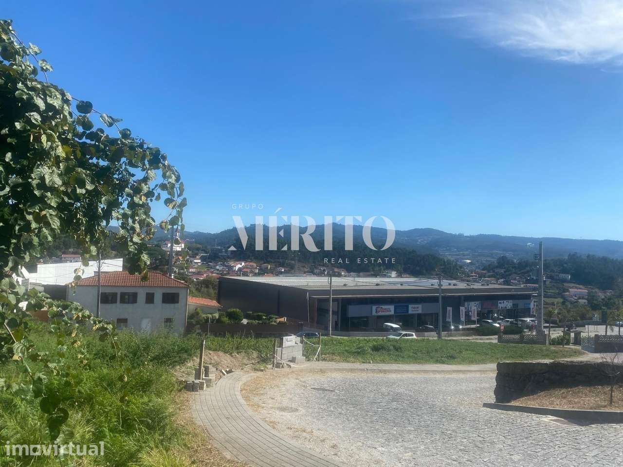 Parcela de terreno com 1.179m2 para construção de moradia individual. - Grande imagem: 5/13