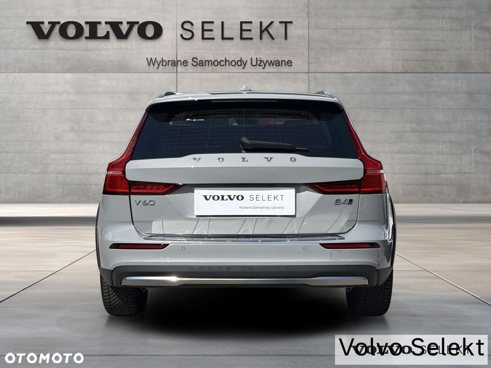 Volvo V60 Cross Country - 8