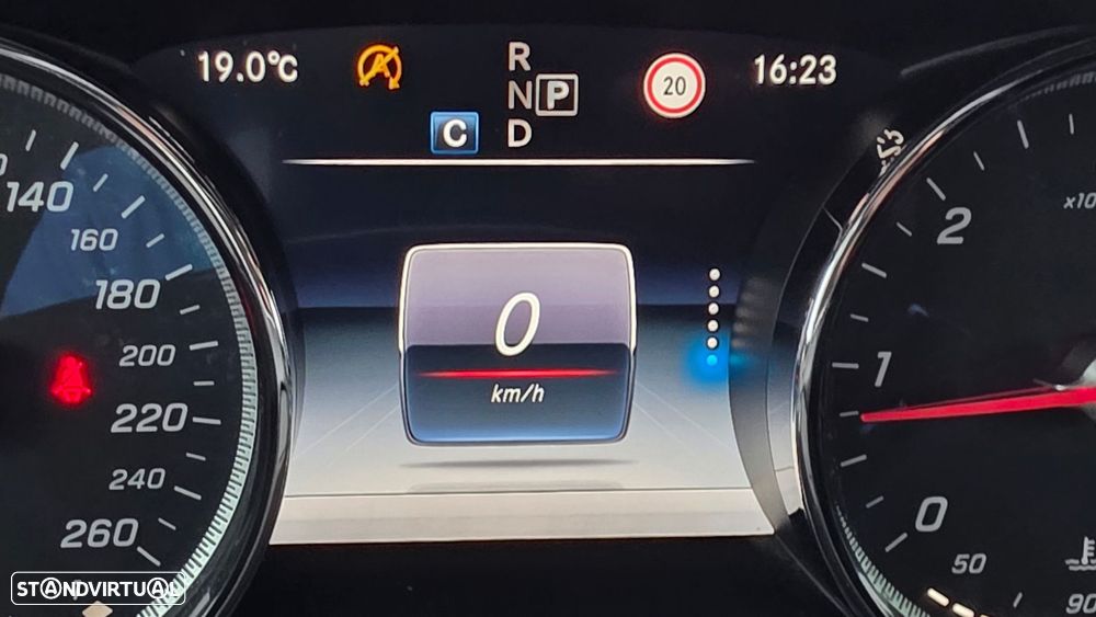 Mercedes-Benz E 220 d AMG Line - 53