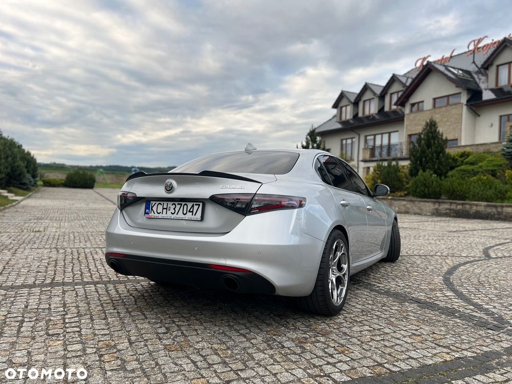 Alfa Romeo Giulia 2.0 Turbo 16V AT8 Veloce Ti - 9