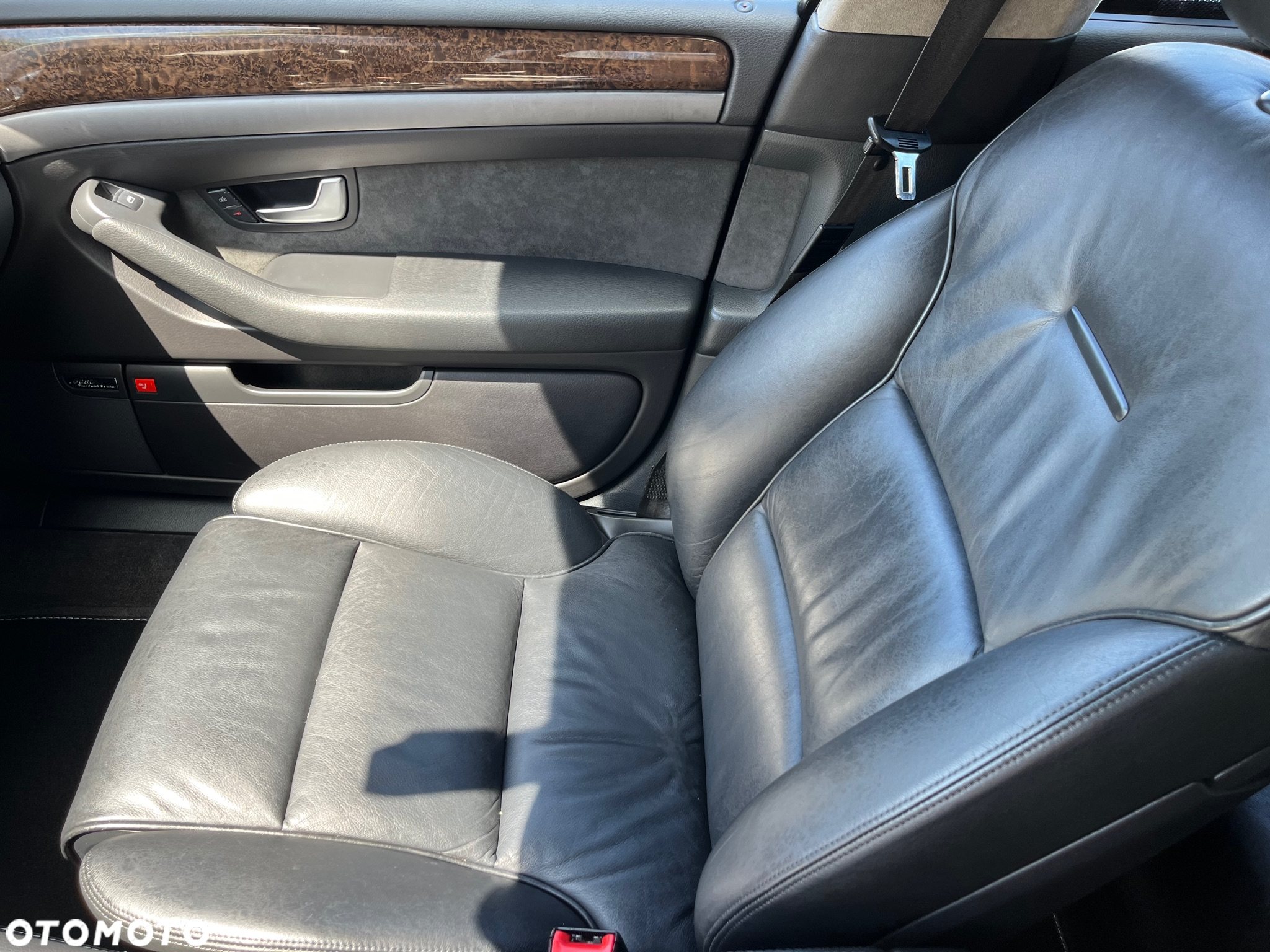 Audi A8 4.2 Quattro - 8