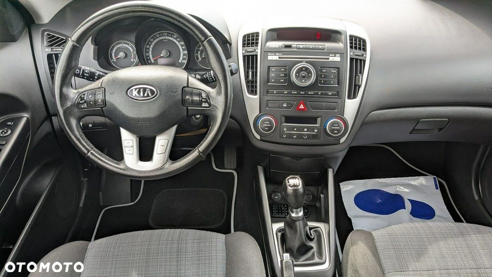Kia Ceed - 23