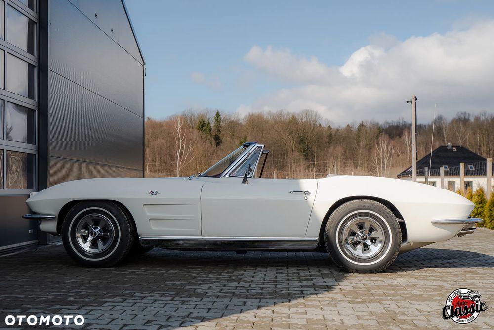 Chevrolet Corvette - 15
