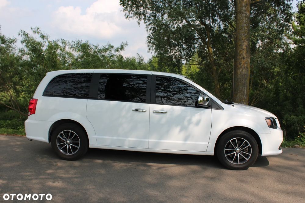 Dodge Grand Caravan - 13