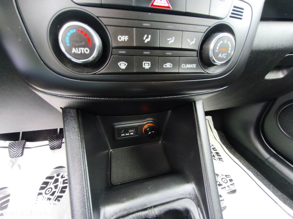 Kia Venga - 12