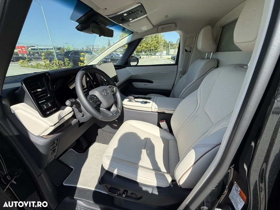 Lexus LM 350h Luxury - 12