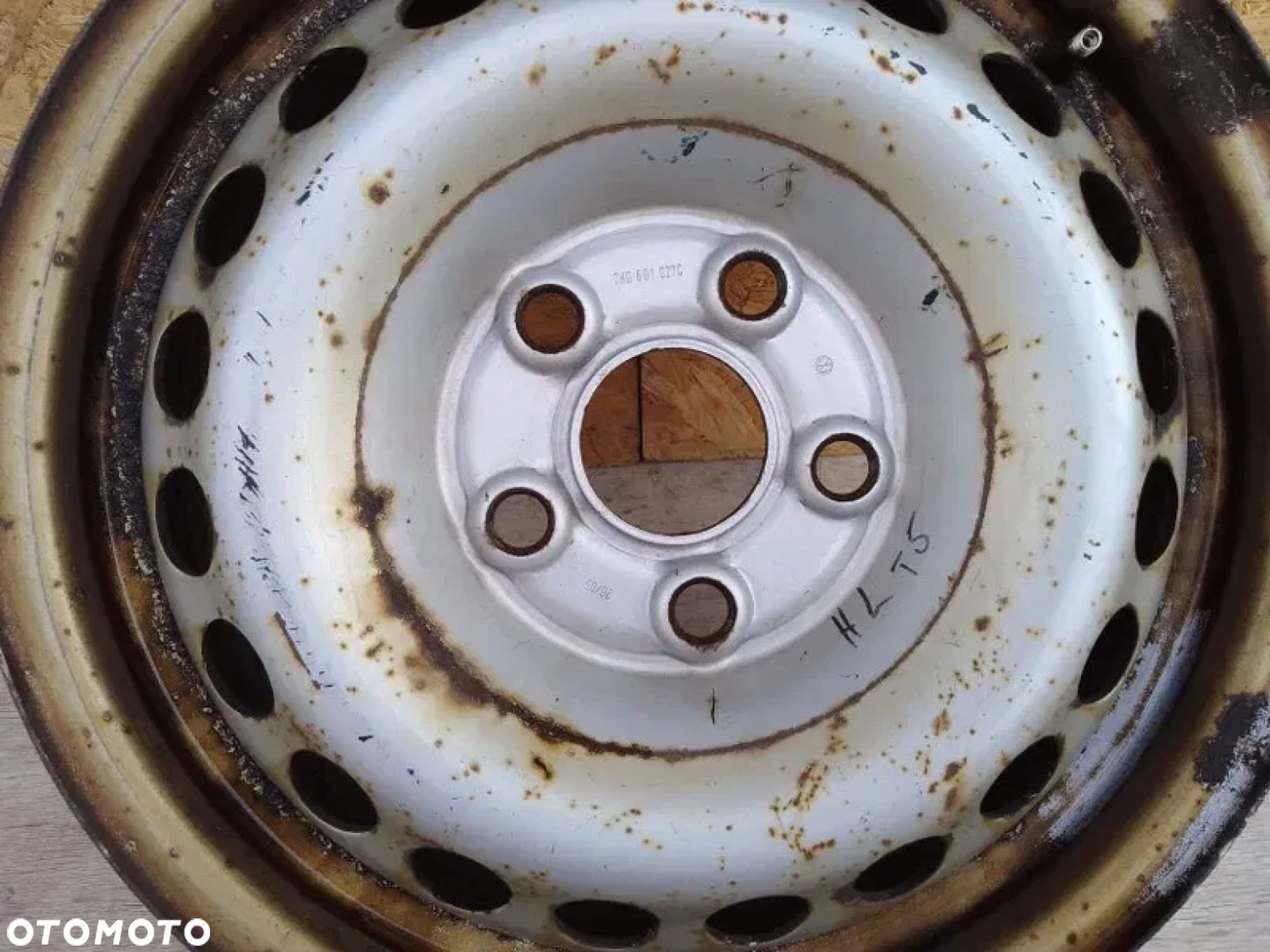 Felga Stalowa 6.5JX16H2 ET51 Vw Transporter T5 7H0601027C - 2