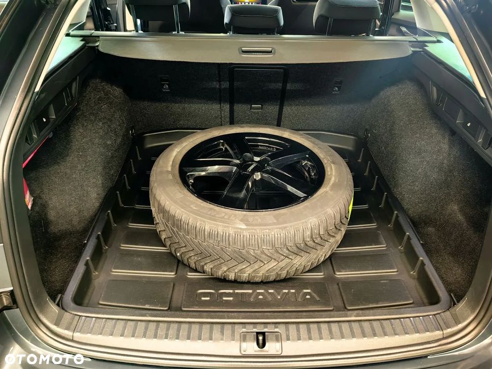 Skoda Octavia Combi 2.0 TDI DSG Exclusive Plus - 22